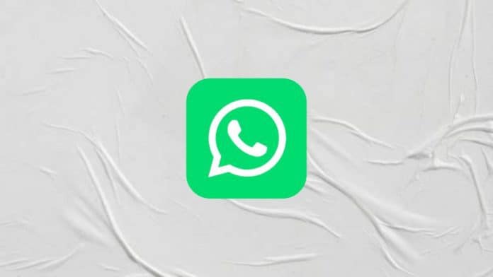Hide WhatsApp messages in 2023